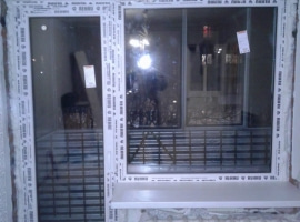Дверь металлопластиковая "Rehau Blitz" (ш*в) 690*2080 и окно металлопластиковое Rehau Blitz (ш*в) 1150*1270,цвет белый купить по низкой цене в городе Краснодар