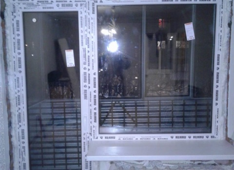 Дверь металлопластиковая "Rehau Blitz" (ш*в) 690*2080 и окно металлопластиковое Rehau Blitz (ш*в) 1150*1270,цвет белый купить по низкой цене в городе Краснодар