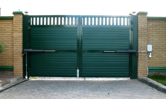 Распашные алюминиевые ворота Doorhan (ш*в) 3750х2100, RAL6005,доска купить по низкой цене в городе Краснодар